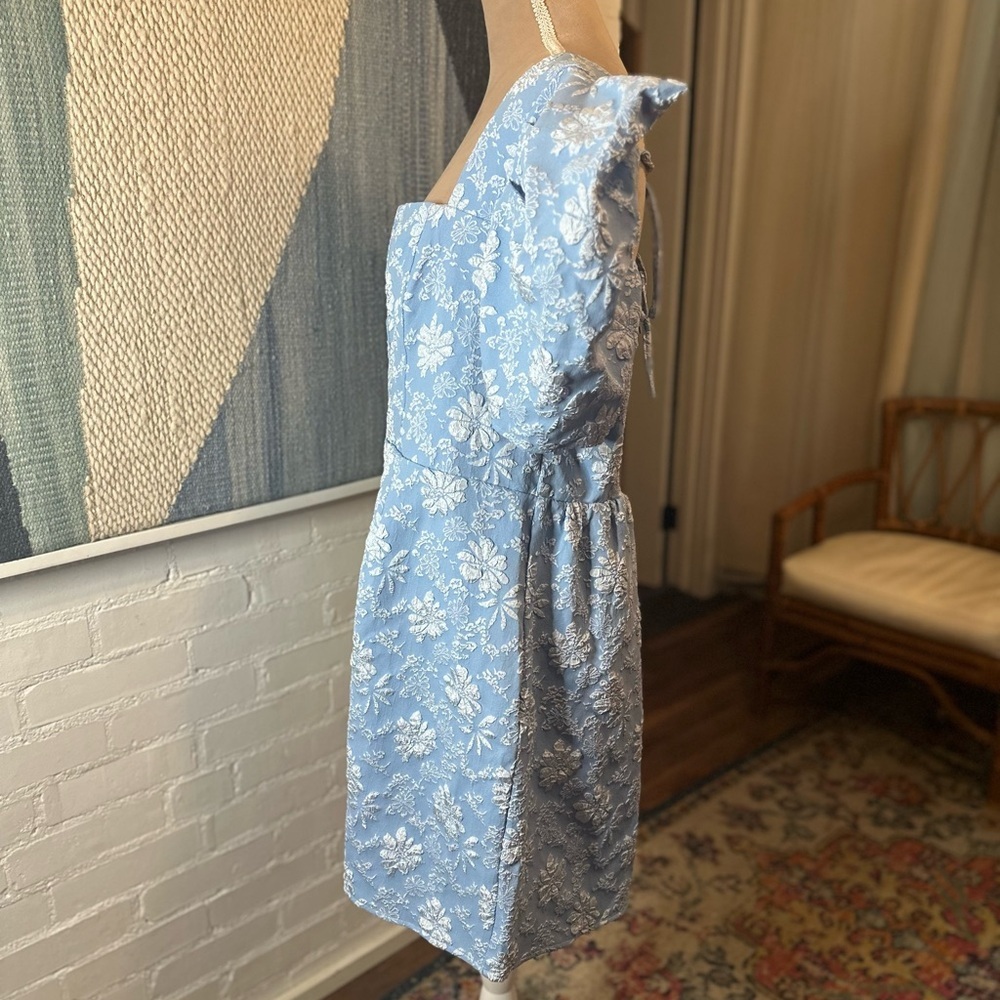 SHEIN Blue and White Floral Embossed Dress - Picture 5 of 8